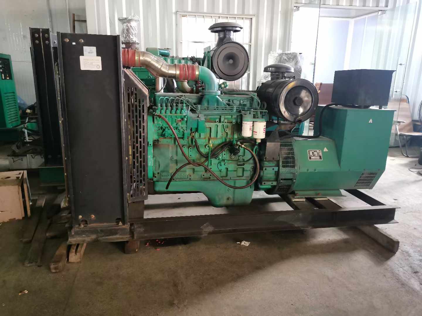 大安镇发电机租赁如何确定电缆的承载电流是否在安全范围内？